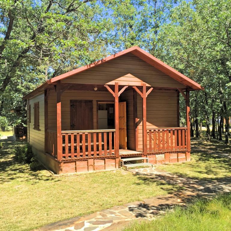 Camping 里亚萨 外观 照片