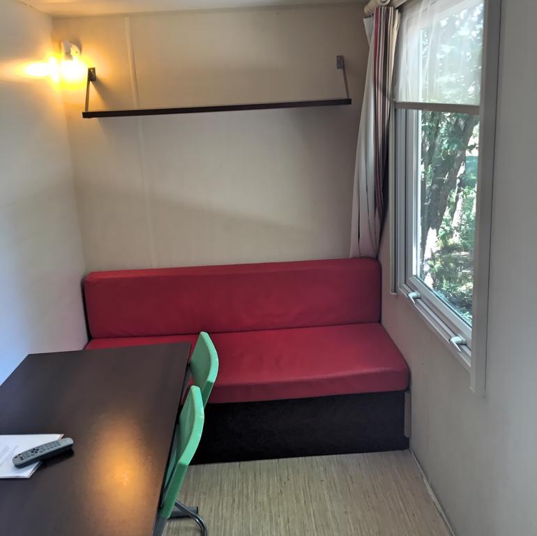 Camping 里亚萨 外观 照片